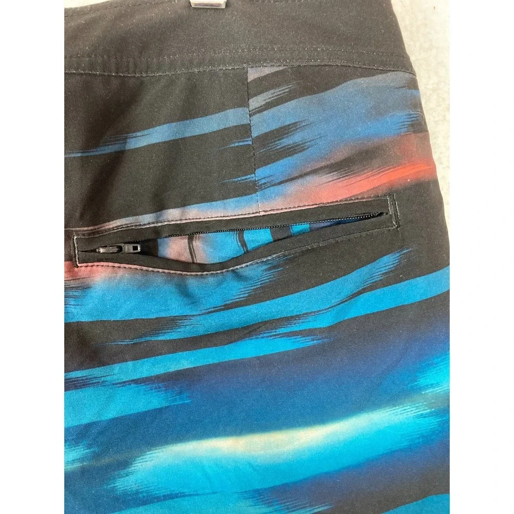 American Eagle Outfitters Mens Board Shorts‎ Blue Black Abstract Stripe Size 38